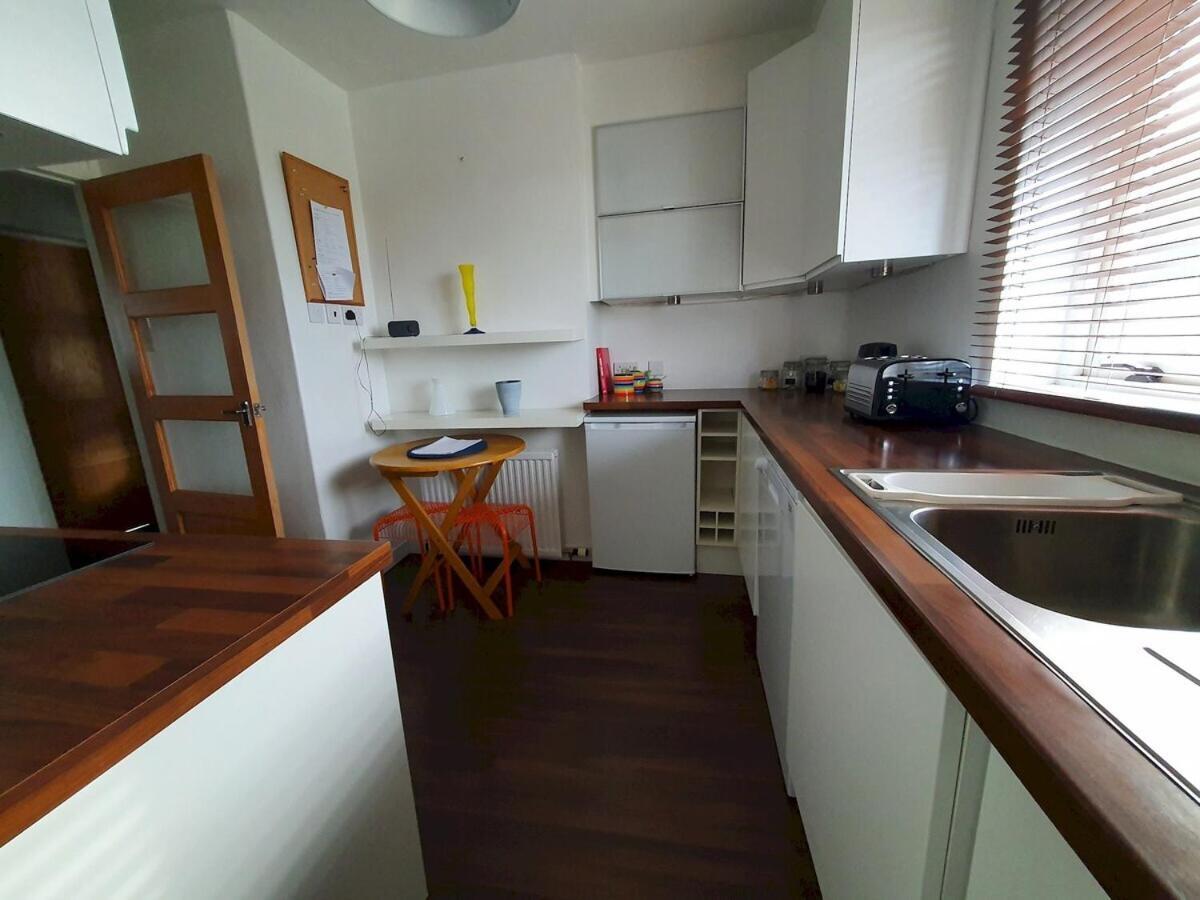 2 Bedroom, Free Parking & Netflix Near Hospitals Aberdeen Eksteriør billede